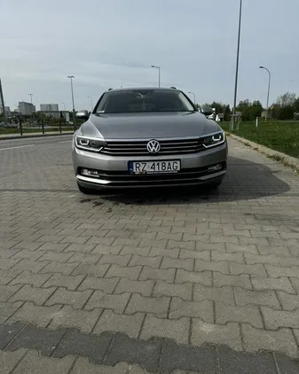 samochody osobowe Volkswagen Passat cena 49900 przebieg: 184000, rok produkcji 2015 z Sanok